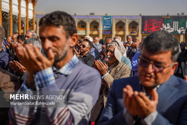 اقامه نماز باران در حرم شاهچراغ (ع)