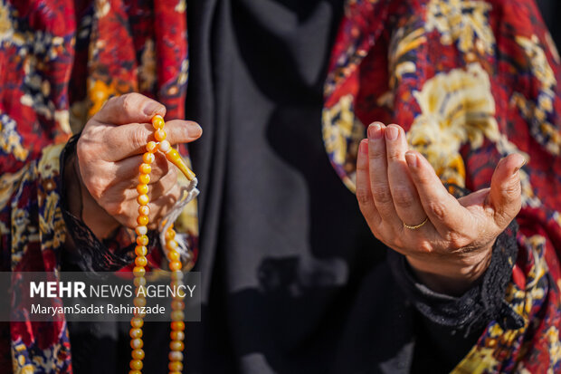 اقامه نماز باران در حرم شاهچراغ (ع)