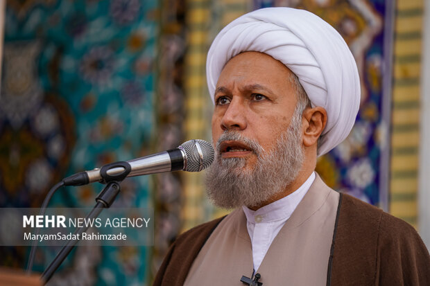 اقامه نماز باران در حرم شاهچراغ (ع)