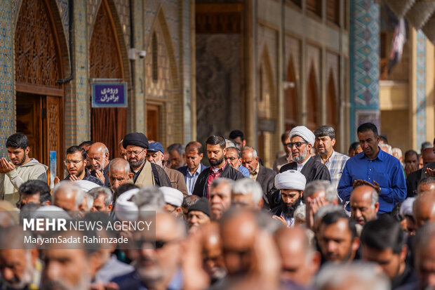 اقامه نماز باران در حرم شاهچراغ (ع)