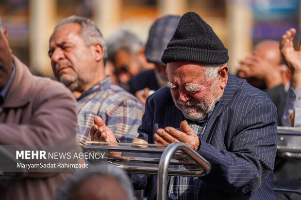 اقامه نماز باران در حرم شاهچراغ (ع)