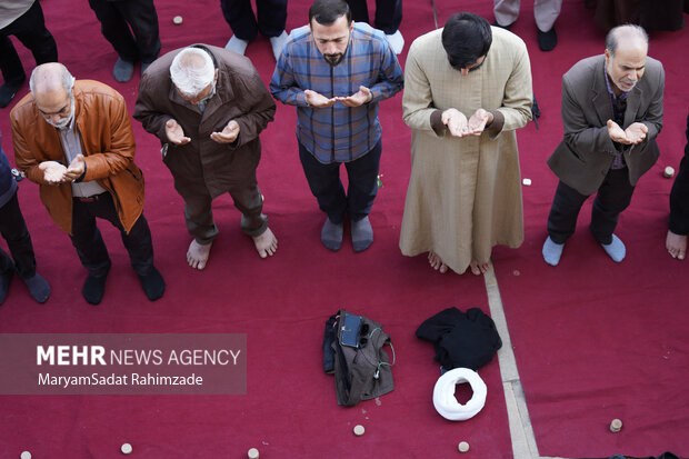 اقامه نماز باران در حرم شاهچراغ (ع)