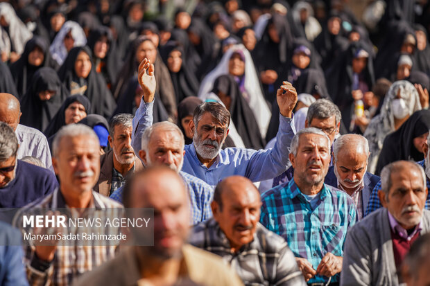 اقامه نماز باران در حرم شاهچراغ (ع)