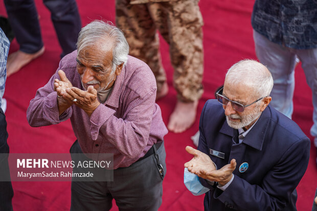 اقامه نماز باران در حرم شاهچراغ (ع)