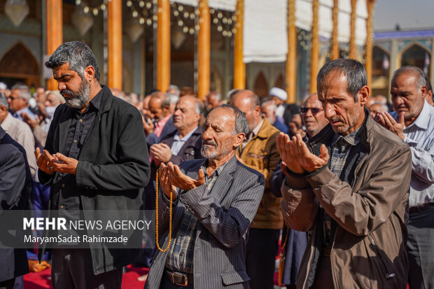 اقامه نماز باران در حرم شاهچراغ (ع)