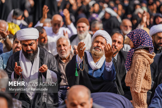 اقامه نماز باران در حرم شاهچراغ (ع)