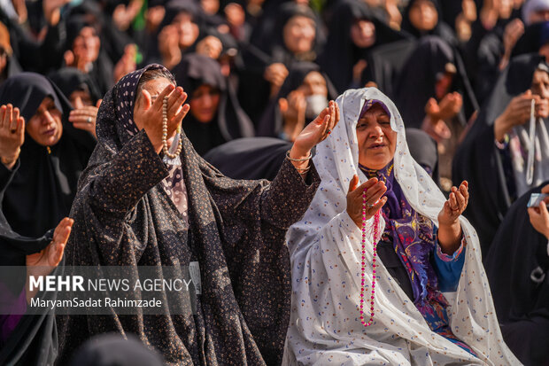 اقامه نماز باران در حرم شاهچراغ (ع)