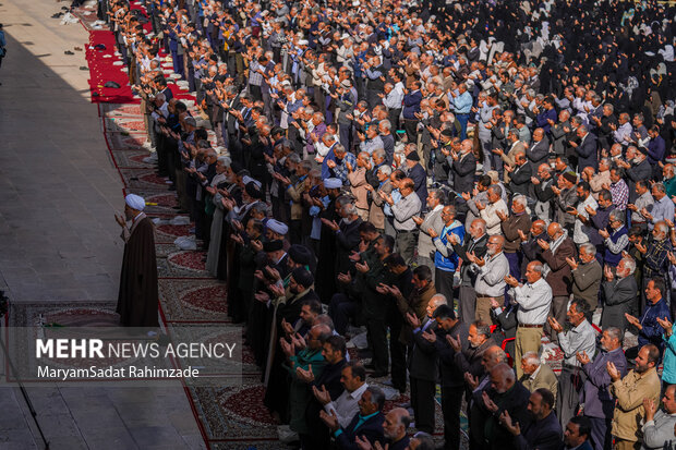 اقامه نماز باران در حرم شاهچراغ (ع)