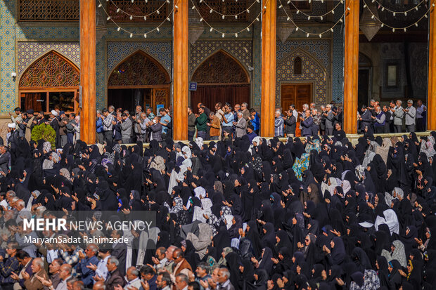 اقامه نماز باران در حرم شاهچراغ (ع)