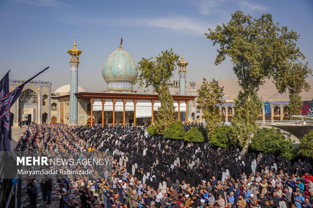 اقامه نماز باران در حرم شاهچراغ (ع)
