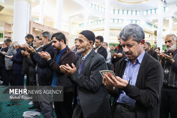 نماز باران در مصلی زنجان