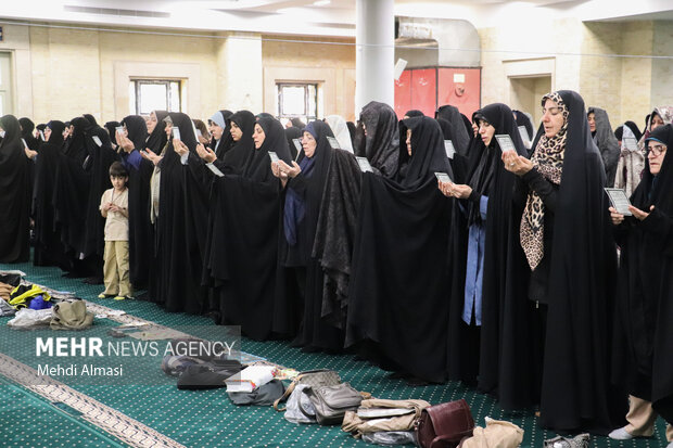 نماز باران در مصلی زنجان