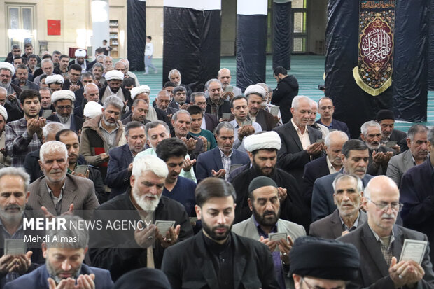 نماز باران در مصلی زنجان