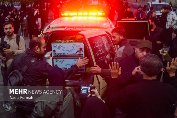 استقبال از ۱۰ شهید گمنام در کرج