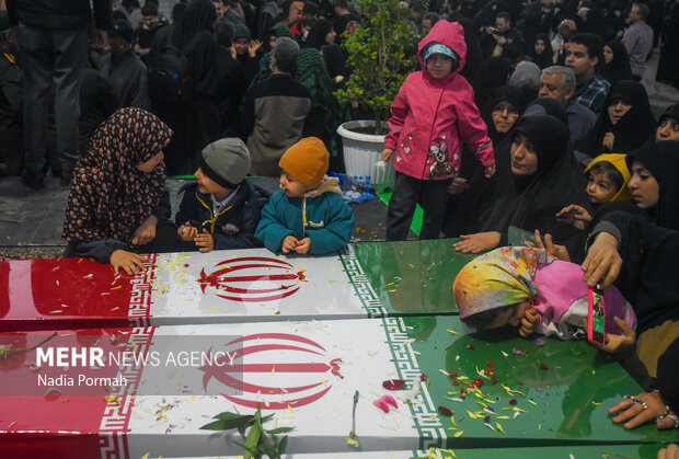 استقبال از ۱۰ شهید گمنام در کرج