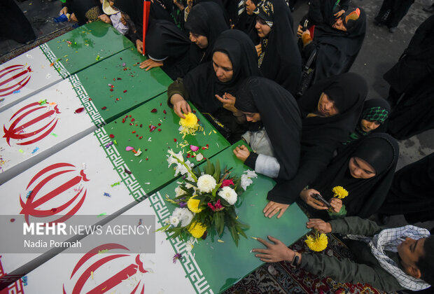 استقبال از ۱۰ شهید گمنام در کرج