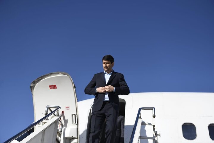 Iran telecommunications minister travels to Azerbaijan