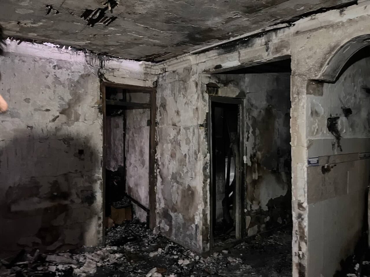 تصاویری از تلاش آتشنشانان برای مهار حریق یک منزل مسکونی در رشت تصاویری از تلاش آتشنشانان برای مهار حریق یک منزل مسکونی در رشت