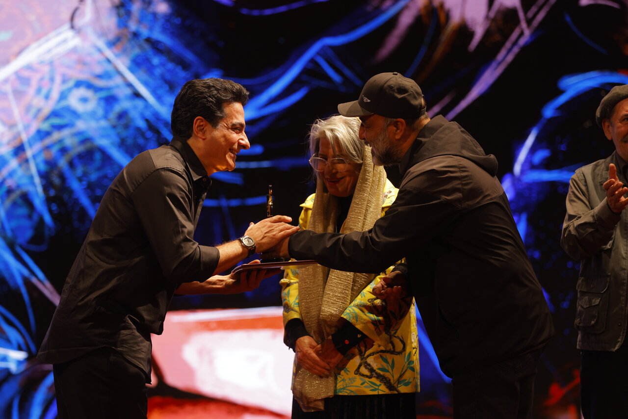 جشنواره،تجليل،مراسم،تنديس،عليرضا،حضور،عطاران،شجريان،همايون،ب ...