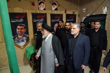 تولیت مسجد جمکران از سوگواره نمایشی «کوچه‌های بنی‌هاشم» بازدید کرد