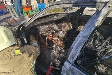 آتش سوزی ناگهانی پژو پرشیا در میدان آزادی