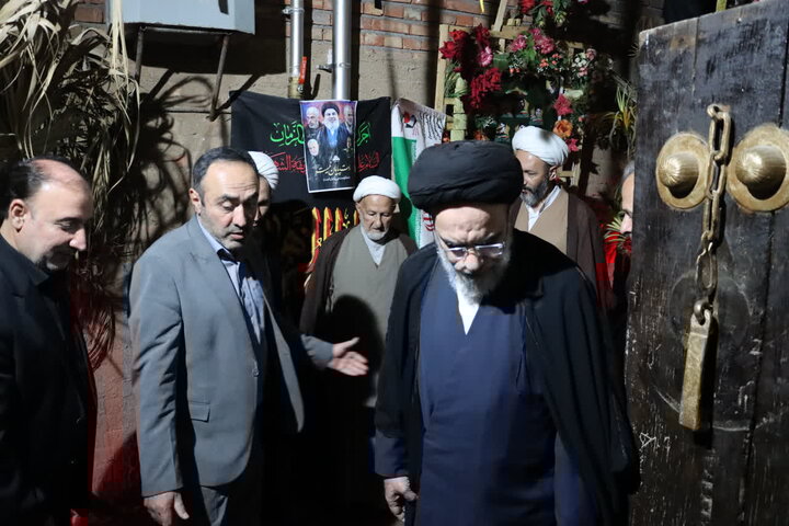 بازدید حجت لاسلام اصل نژادی از نمایشگاه های فاطمی آذرشهر