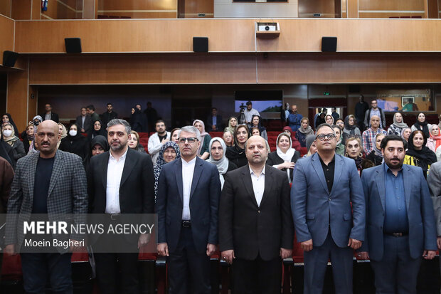 آیین رونمایی از کتاب «تقویم تاریک»