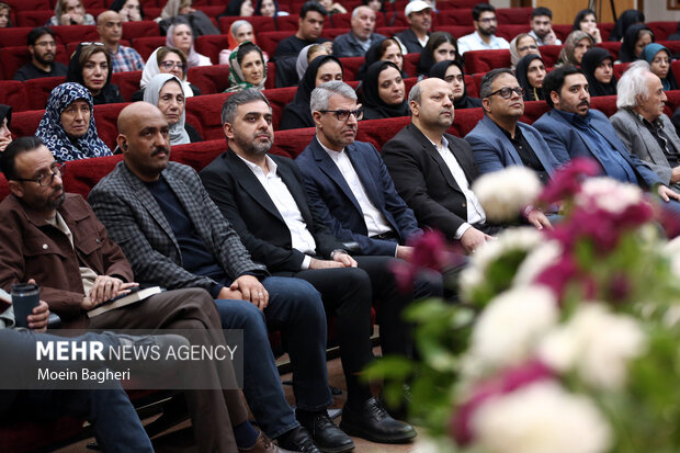 آیین رونمایی از کتاب «تقویم تاریک» 11