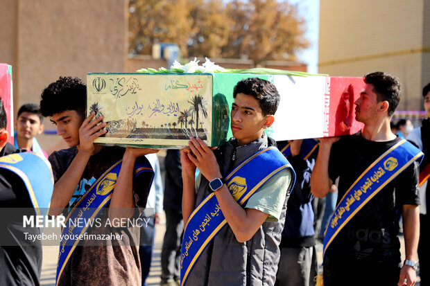 استقبال از پیکر مطهر هشت شهید گمنام در همدان