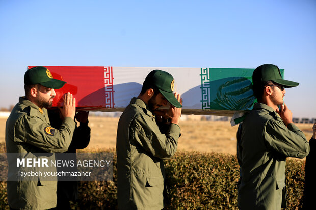 استقبال از پیکر مطهر هشت شهید گمنام در همدان