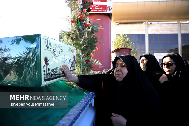 استقبال از پیکر مطهر هشت شهید گمنام در همدان