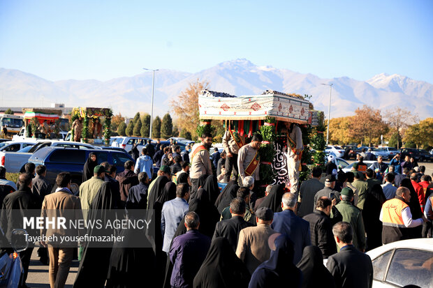استقبال از پیکر مطهر هشت شهید گمنام در همدان
