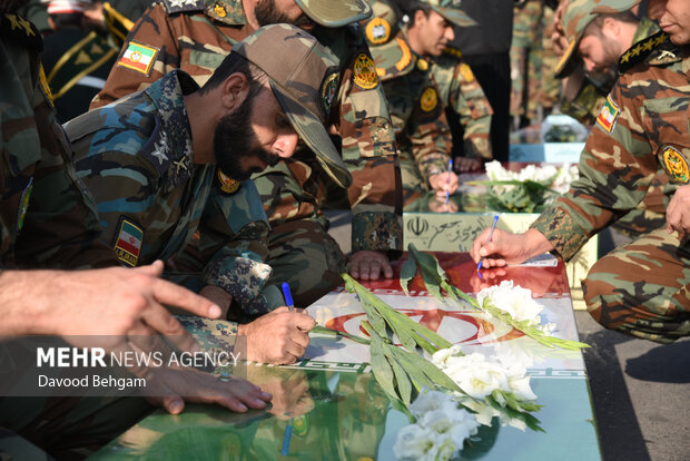 مراسم استقبال از پیکر مطهر ۱۳ شهید گمنام دفاع مقدس در مشهد