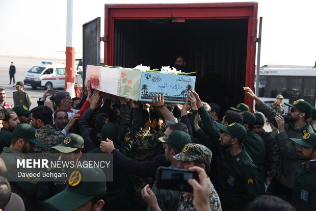 مراسم استقبال از پیکر مطهر ۱۳ شهید گمنام دفاع مقدس در مشهد