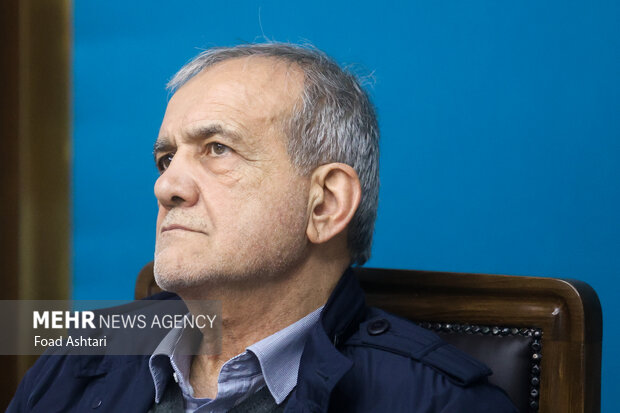 جلسه شورای عالی انقلاب فرهنگی