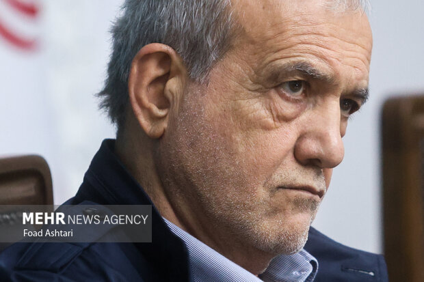 جلسه شورای عالی انقلاب فرهنگی