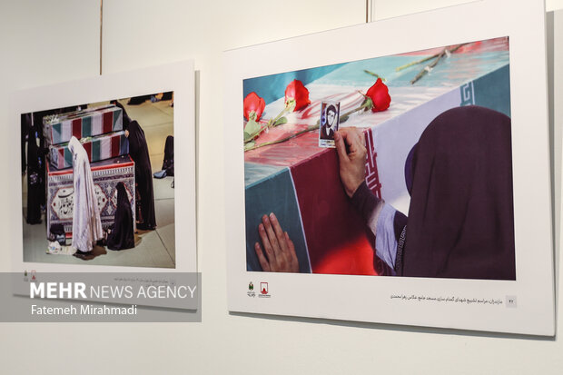 نمایشگاه عکس «بر شانه‌های اشک»