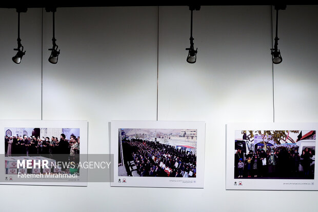 نمایشگاه عکس «بر شانه‌های اشک»