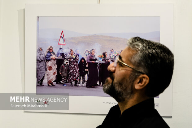 نمایشگاه عکس «بر شانه‌های اشک»