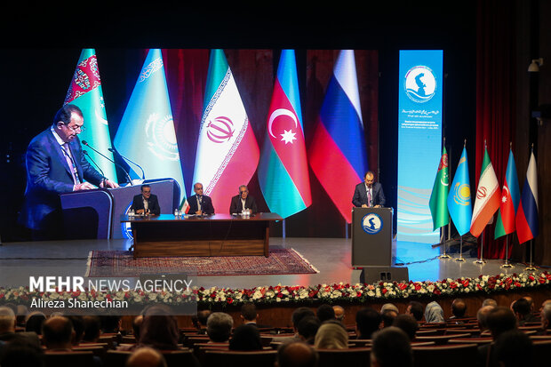 روز اول اجلاس استانداران حاشیه دریای خزر