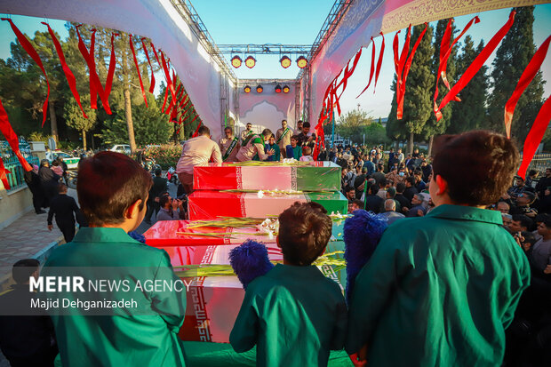 مراسم استقبال از شهدای گمنام دفاع مقدس در یزد