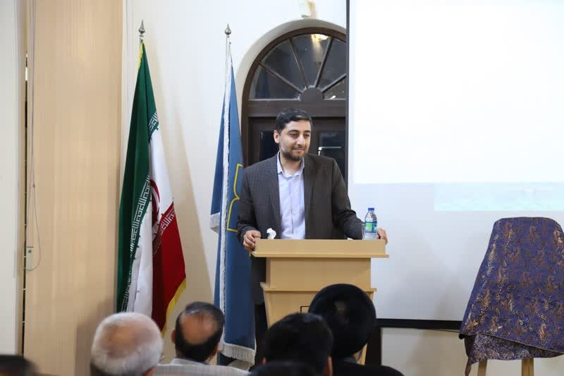 ۷ کتاب نویسنده بوشهری رونمایی شد