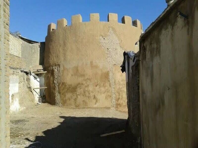 حیدری: بنای تاریخی برج و باروی زنجان احیا می شود