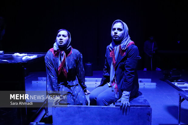 اجرای نمایش‌های صحنه ای سی‌وپنجمین جشنواره تئاتر استان خراسان رضوی