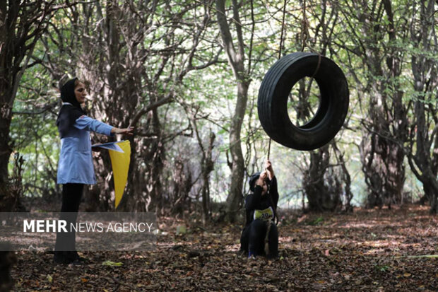 تصاویری از زنان «جان سخت» در دل جنگل