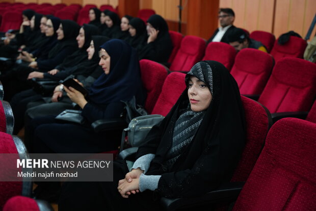 آیین گرامیداشت هفته کتاب و تجلیل از کتابداران و فعالان برتر در عرصه کتاب و کتابخوانی