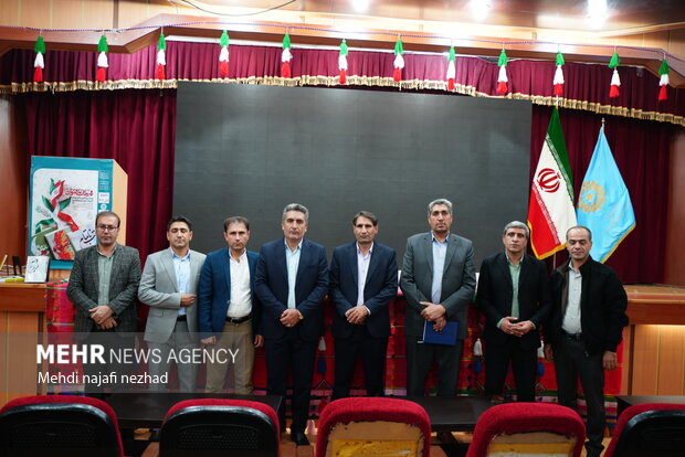 آیین گرامیداشت هفته کتاب و تجلیل از کتابداران و فعالان برتر در عرصه کتاب و کتابخوانی