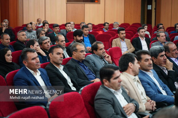 آیین گرامیداشت هفته کتاب و تجلیل از کتابداران و فعالان برتر در عرصه کتاب و کتابخوانی