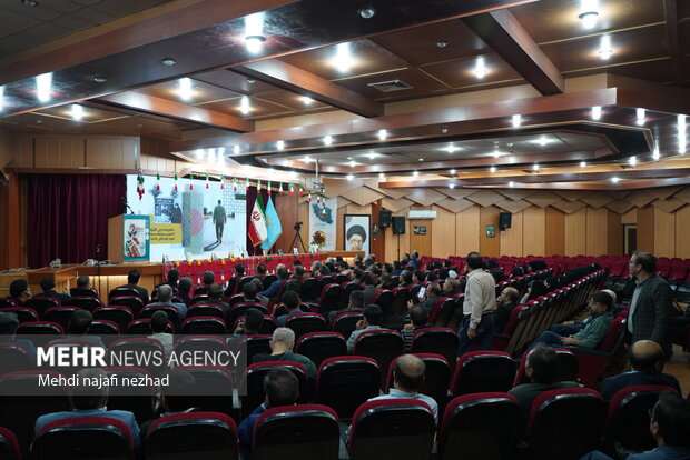 آیین گرامیداشت هفته کتاب و تجلیل از کتابداران و فعالان برتر در عرصه کتاب و کتابخوانی