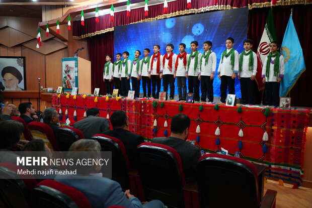 آیین گرامیداشت هفته کتاب و تجلیل از کتابداران و فعالان برتر در عرصه کتاب و کتابخوانی